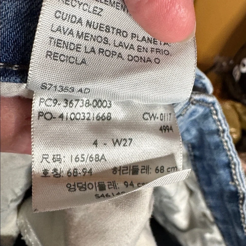Signature by Levi Strauss & Co. Women's Mid Rise Slim Cuffed Jeans Size 4 / 27 - Picture 15 of 15